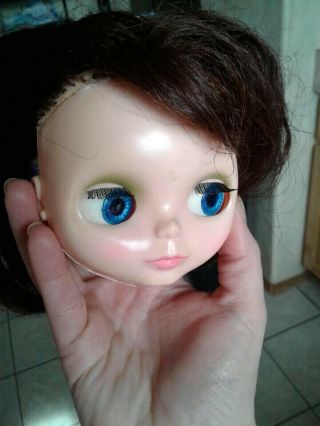 Vintage 1972 Kenner Blythe Doll Brunette Head Only Eyes Work 7