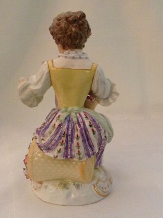 ANTIQUE MEISSEN LADY SITTING ON A BASKET OF FLOWERS HOLDING A HAT AND ROSE 5