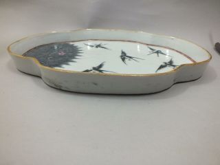 AN UNUSUAL CHINESE PORCELAIN TRAY WITH BLACK BIRDS & STYLISED SEA 19TH CENTURY 9