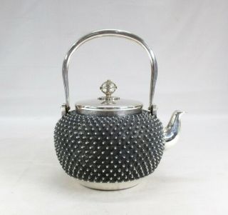 F621: High class Japanese teakettle of pure silver 603 g w/stamp and signed box 6