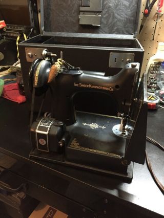 Vintage Black Featherweight Singer Sewing Machine 221 Jan 1951 W/ Case Key Pedal