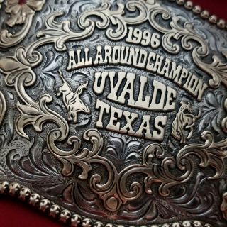 RODEO TROPHY BUCKLE VINTAGE 1996 UVALDE TEXAS ALL AROUND RODEO CHAMPION 45 2