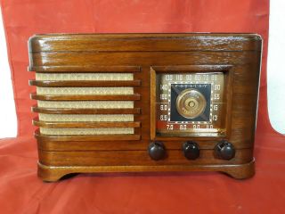 Vintage 1945 Crosley Wooden Tube Radio Model 56tc.  Completely.