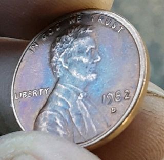 1982 D Small Date.  Rare Lincoln Memorial Cion.  Copper.  Weighs 3.  11