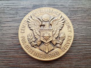 Authentic Extremely Rare Cia Medal/coin F/distinguished Service Second Highest