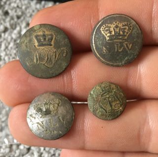 Newport Loyal Volunteers Buttons - Isle Of Wight Metal Detecting Finds 1803 - 1808