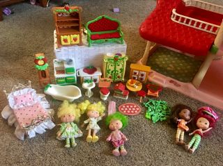 Strawberry Shortcake Happy Home doll house,  accessories and dolls 7