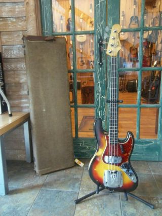 Vintage 1963 Fender Jazz Bass Guitar in Sunburst with Case 3