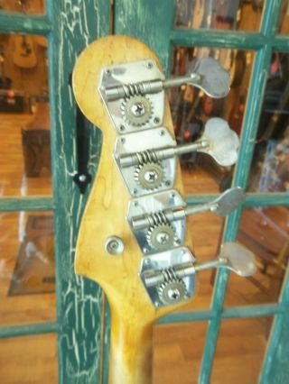 Vintage 1963 Fender Jazz Bass Guitar in Sunburst with Case 7