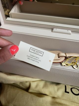Authentic Louis Vuitton Makeup Case Trunk 16 