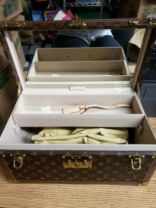 Authentic Louis Vuitton Makeup Case Trunk 16 