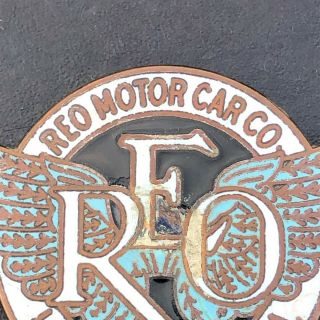 REO MOTOR CAR COMPANY Car Badge Radiator Emblem Vintage D.  L.  AULD Columbus Ohio 4