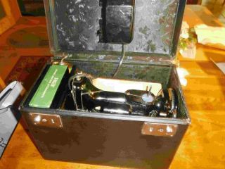 Vintage Singer Featherweight Sewing Machine 221 - 1 1952 With Case