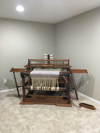 Antique Newcomb Loom Company - Weaving Rug Loom