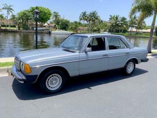 1984 Mercedes - Benz 300 - Series 300d - T