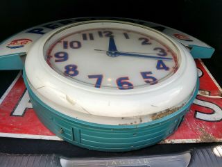 Vintage Pepsi neon clock. 4