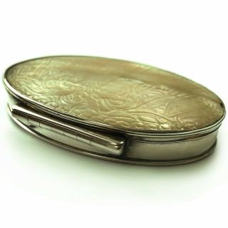 A ANTIQUE GEORGIAN SOLID SILVER & MOTHER OF PEARL POCKET SNUFF BOX 9