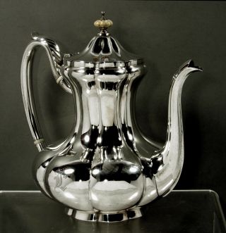 Howard & Co.  Sterling Coffee Pot 1907 - 29 Ounces