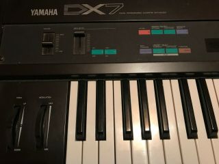 Yamaha DX7 vintage digital synth with 2 Cartridges 3