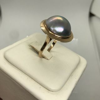 Vintage 14k Yellow Gold Round Cocktail Ring Gray Blue Large Mabe Pearl Bezel