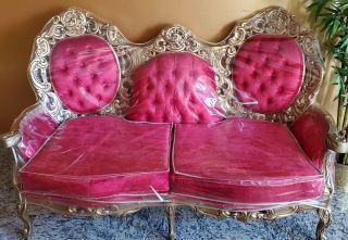 Antique/Vintage couch/sofa,  love seat,  and chair matching set with tables/lamps. 4