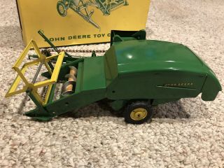 Vintage 1950 ' s John Deere Tin Toy COMBINE Near w/ Box 5
