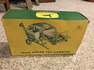Vintage 1950 ' s John Deere Tin Toy COMBINE Near w/ Box 9