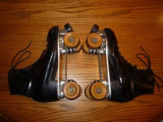 Men ' s Vintage,  Riedell Boots Roller Skates Size 10 - 10.  5 Sure Grip 7 Trucks 3