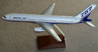 Vintage 1/100 Space Models Boeing House 757 - 200 Desktop Model Aircraft W/box