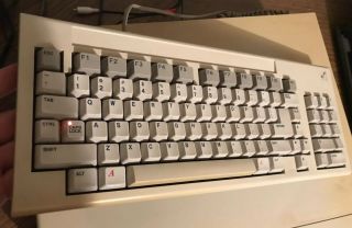 Vintage AMIGA 1000 Personal COMPUTER SYSTEM With Keyboard Power Cables Disk 7
