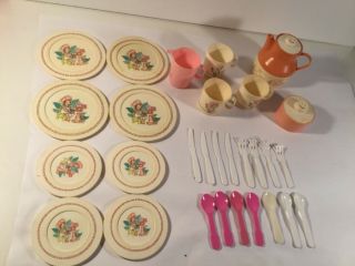 VINTAGE 26 Piece Chilton Strawberry Shortcake Plastic Toy Dishes Tea Set Plates 2