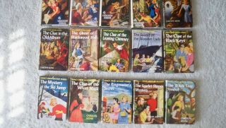 Vintage Set of NANCY DREW MYSTERY STORIES - Vol.  1 - 54 Copyright 1930 - 1977 7