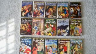 Vintage Set of NANCY DREW MYSTERY STORIES - Vol.  1 - 54 Copyright 1930 - 1977 8
