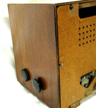 VINTAGE RCA VICTOR AM - FM RADIO MODEL 6 RF 9 WOOD CASE.  RESTORED GREAT 4