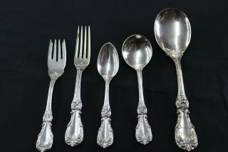 62 PIECE BERGUNDY REED & BARTON STERLING SILVER FLATWARE SET W/ CASE 5