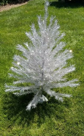 Aluminum Foil Christmas Tree Litho USA 5 ' Taper Pennsylvania Vintage Old retro 3