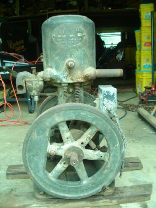 Antique Vintage Nova - 1 1/2 Hp Hit And Miss Engine
