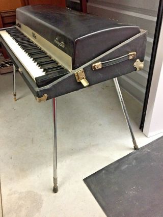 vintage 1972 Fender RHODES 73 Electric Piano Mark - 1 Stage w/ legs & pedal 4