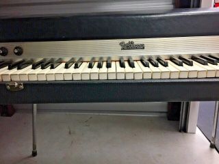 vintage 1972 Fender RHODES 73 Electric Piano Mark - 1 Stage w/ legs & pedal 6