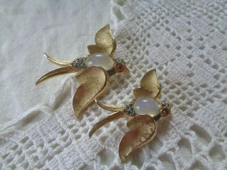 Set Of 2 Vtg.  Crown Trifari Jelly Belly Swallow Bird Brooch Alfred Philippe