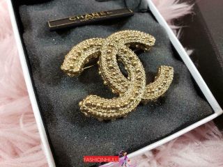 2012 12A CHANEL A45189 ANTIQUE GOLD TEXTURED LARGE CC BROOCH 3