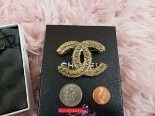 2012 12A CHANEL A45189 ANTIQUE GOLD TEXTURED LARGE CC BROOCH 4