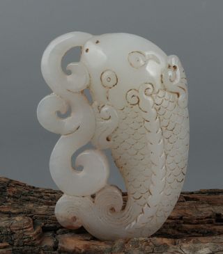 Chinese Exquisite Handmade Fish Carving Hetian Jade Pendant