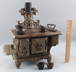 Antique THE QUEEN Nickel - Plated Cast Iron Miniature Toy Stove w/ Pots & Pans NR 2