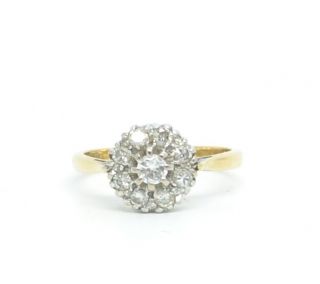 Dazzling Vintage 18ct Gold 0.  35ct Diamond Cluster Ring