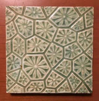 Antique Circa 1880s J & Jg Low Art Tile 4 3/8 " Tile Green Daisy Motif
