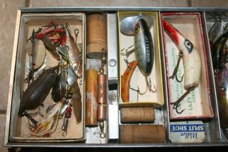 Vintage Walton Metal Tackle Box Full of Old Fishing Lures - Cool 2