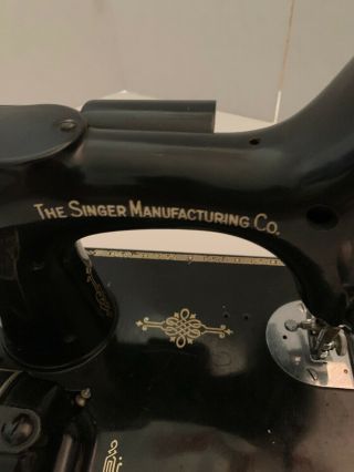 Vintage 1947 Singer Sewing Machine Featherweight 221 - 1 3 - 110 Black w/Case 10