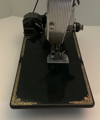 Vintage 1947 Singer Sewing Machine Featherweight 221 - 1 3 - 110 Black w/Case 6