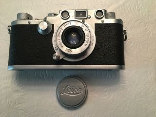 Vintage Leica 35mm Camera With Case.  No: 402340